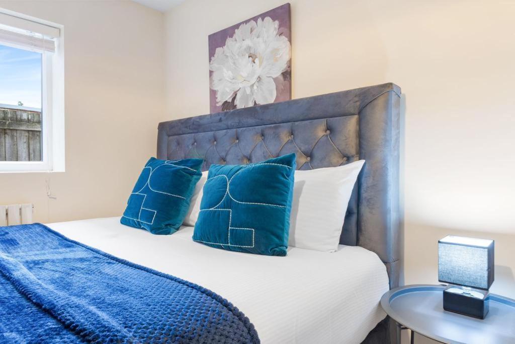 Isleworth Suites - Tw7 외부 사진