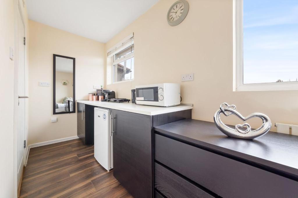 Isleworth Suites - Tw7 외부 사진