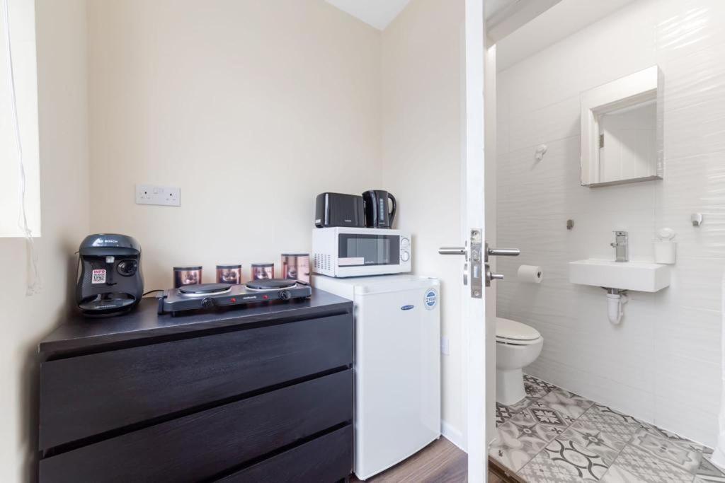 Isleworth Suites - Tw7 외부 사진