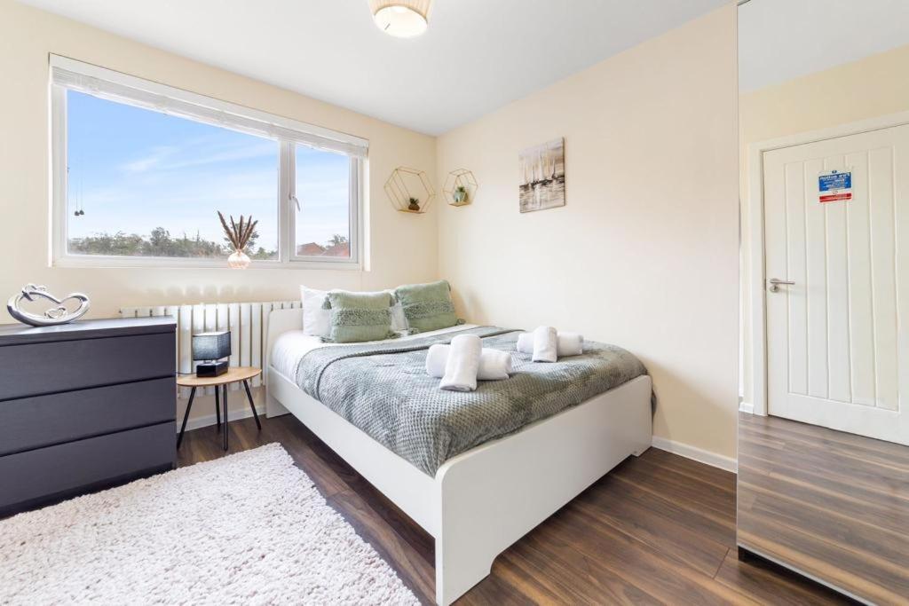Isleworth Suites - Tw7 외부 사진