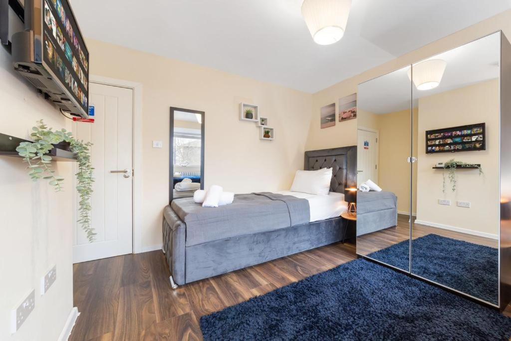 Isleworth Suites - Tw7 외부 사진
