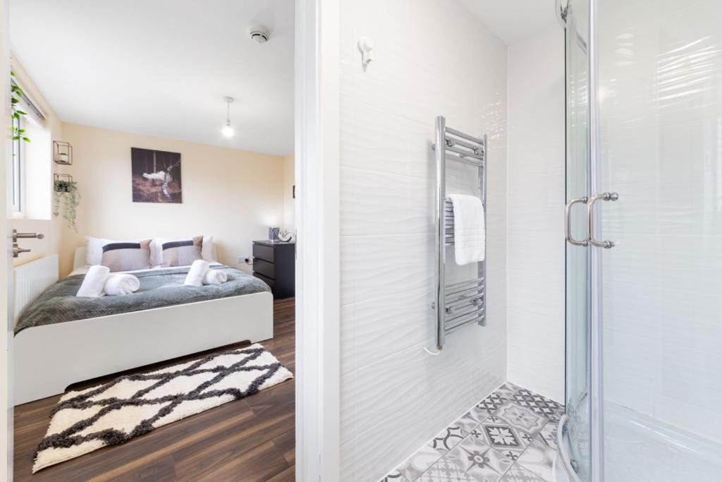 Isleworth Suites - Tw7 외부 사진