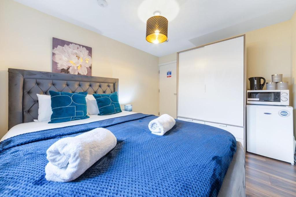 Isleworth Suites - Tw7 외부 사진